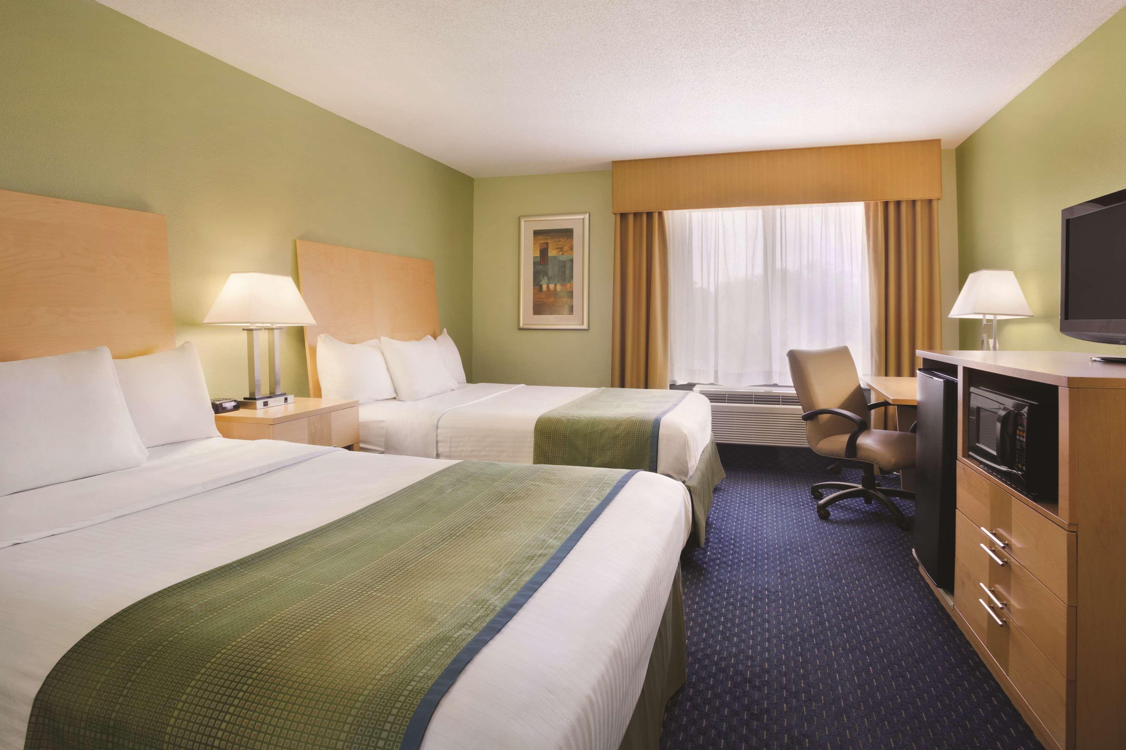 Park Inn By Radisson Albany Buitenkant foto