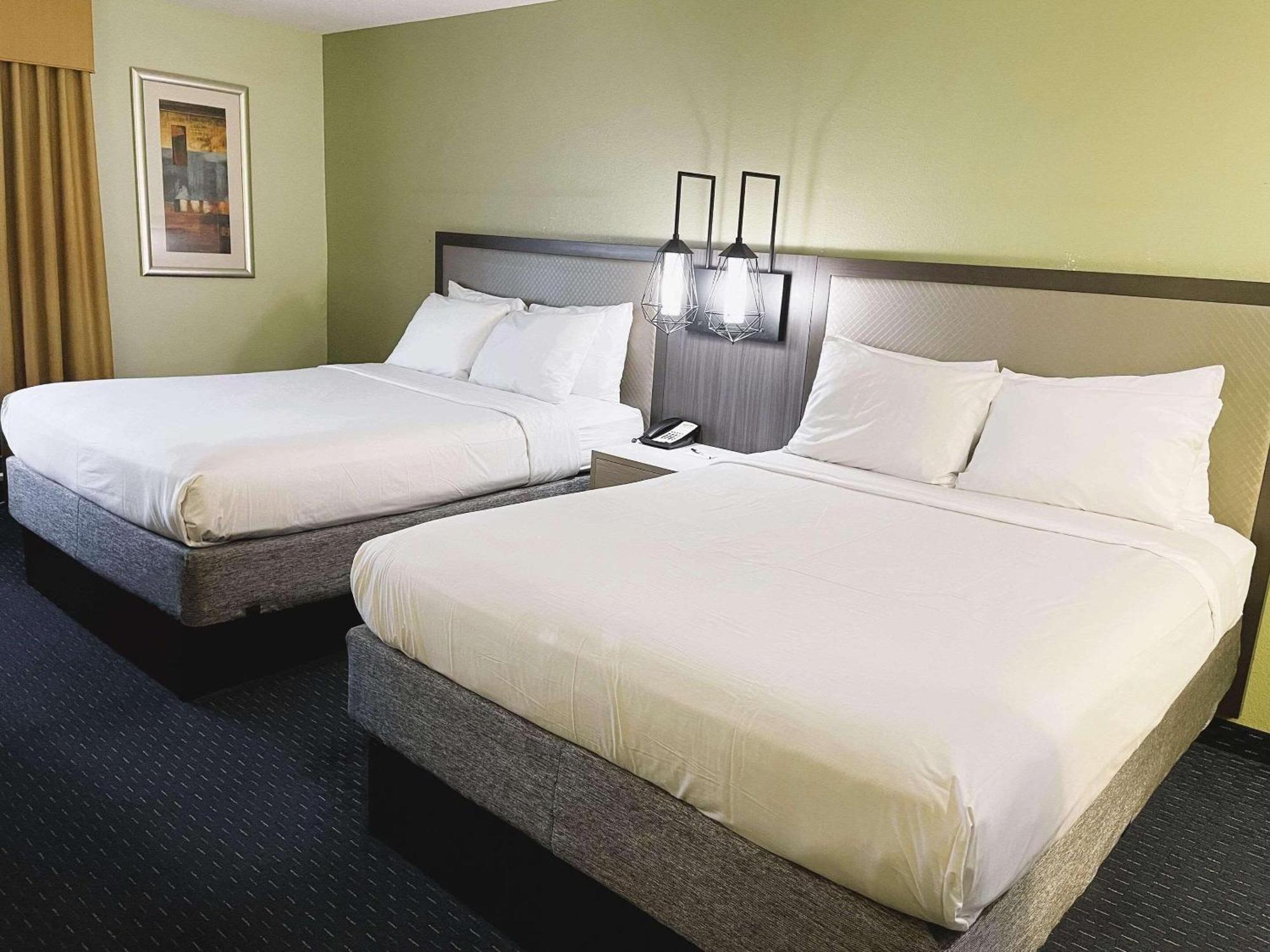 Park Inn By Radisson Albany Buitenkant foto