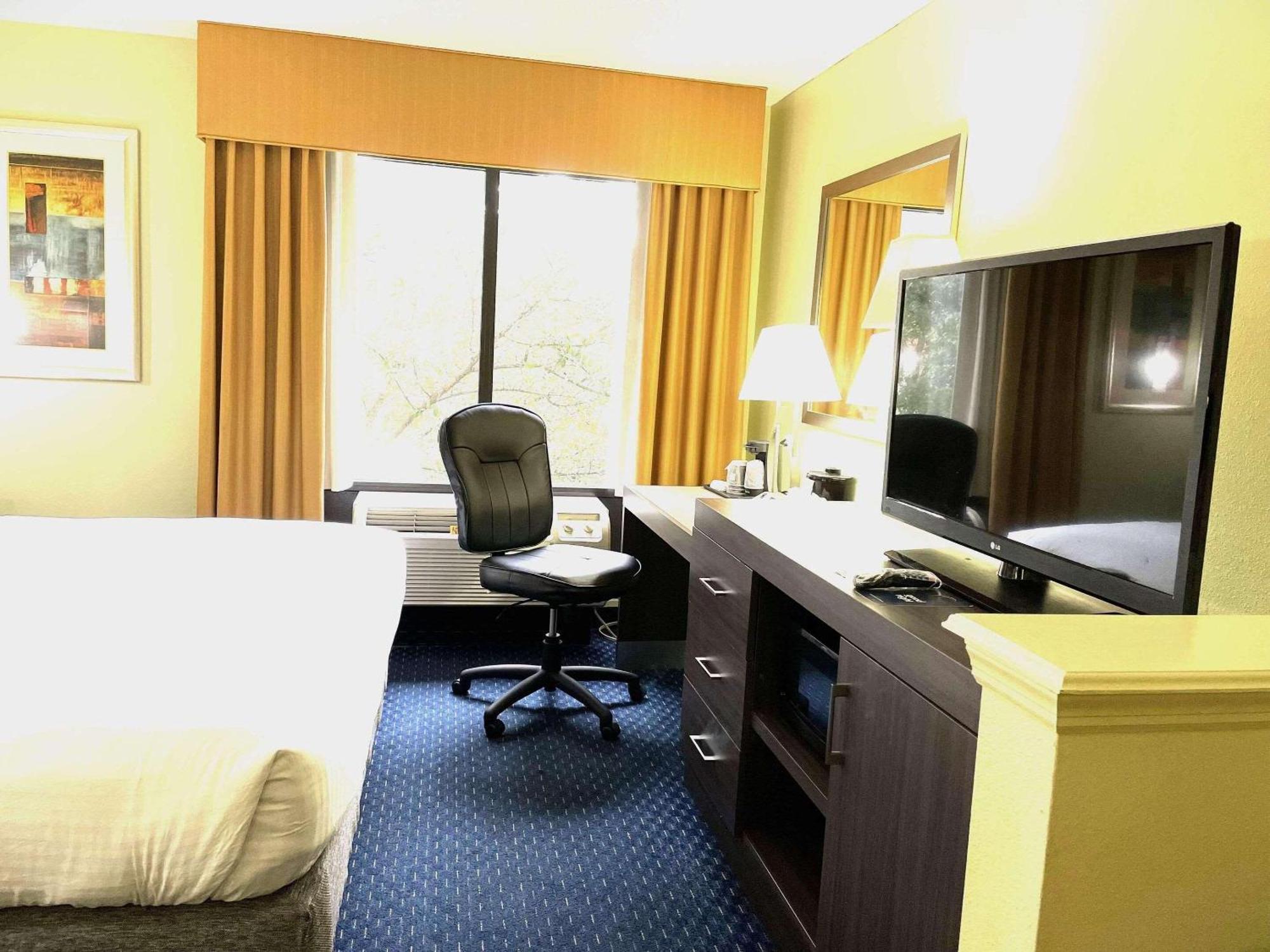 Park Inn By Radisson Albany Buitenkant foto