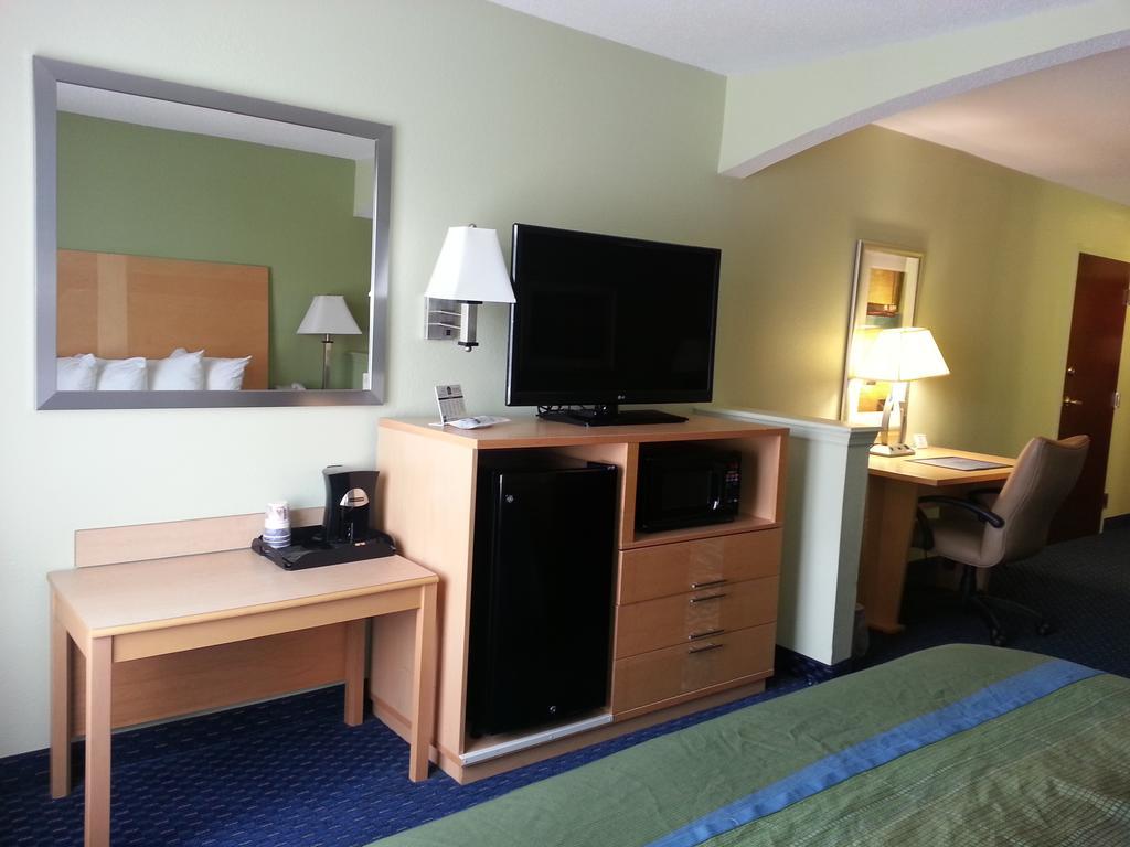 Park Inn By Radisson Albany Buitenkant foto